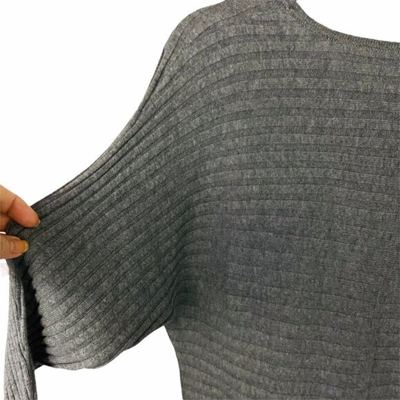 Soho Grey Crew Neck Ribbed Sweater With Laced Sleeves Size Medium - Picture 6 of 10